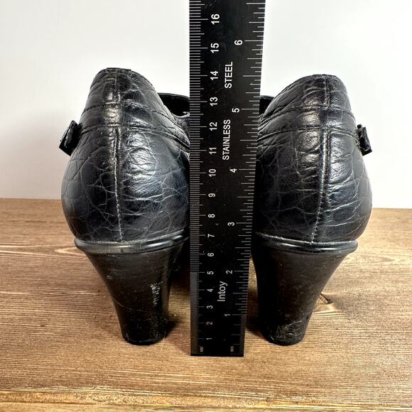 Clarks Bendables Heeled Ankle Booties Sz 10M Leather Career Comfort Shoes Dressy - Picture 8 of 11